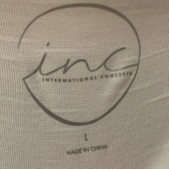 Inc Women’s Holiday Tshirt - Picture 4 of 4